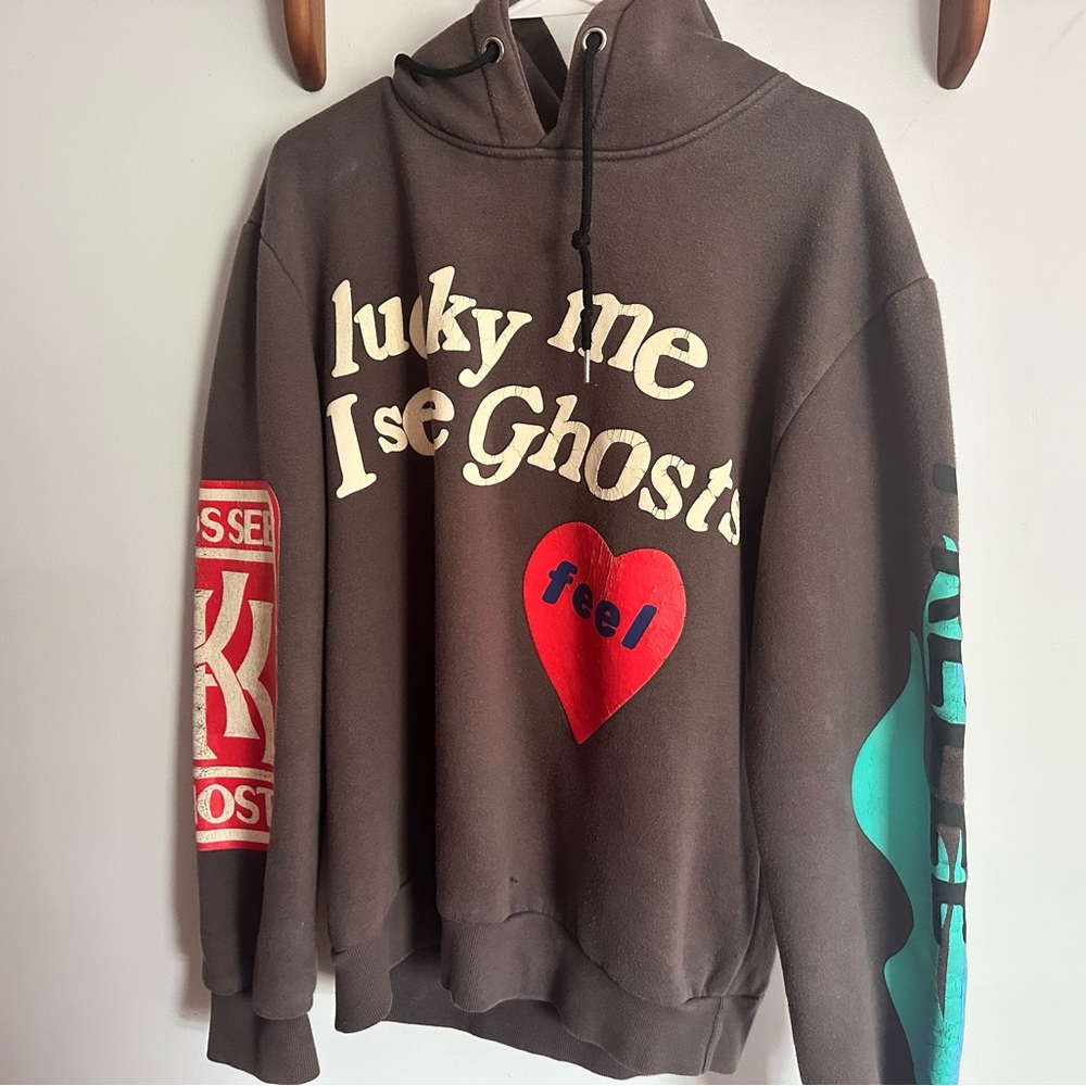 Lucky me I see ghosts